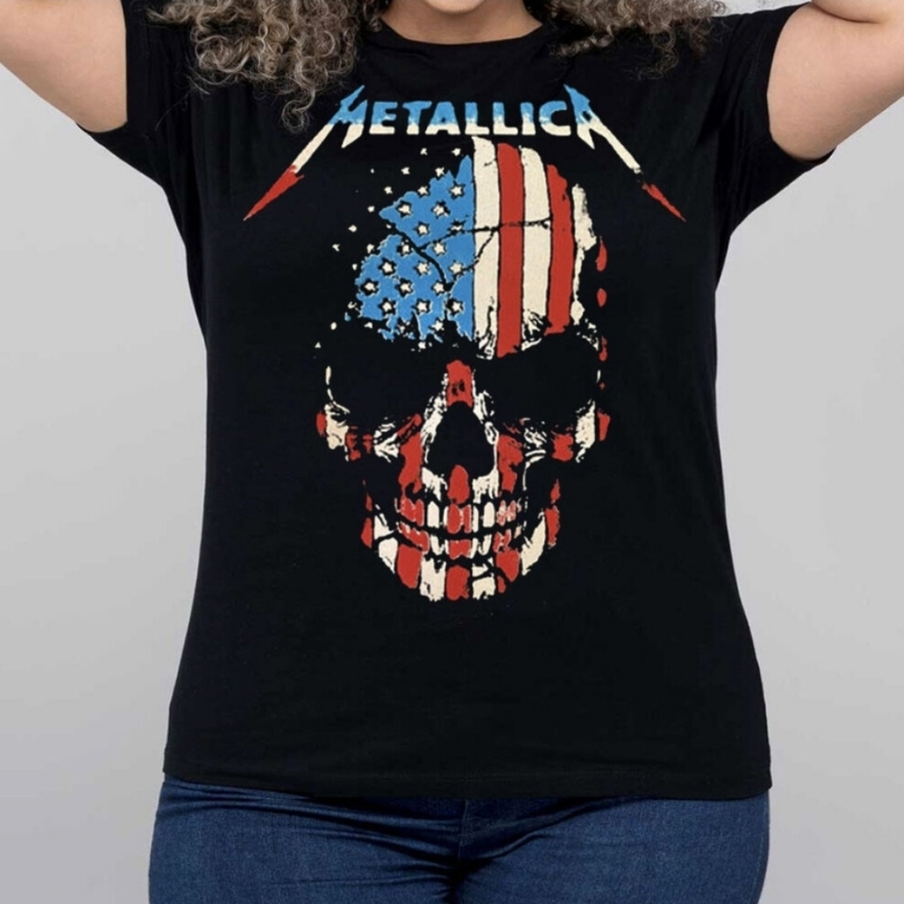 Metallica Red, White, and Blue Skull Band Tee Graphic Shirt Women's Size Small
